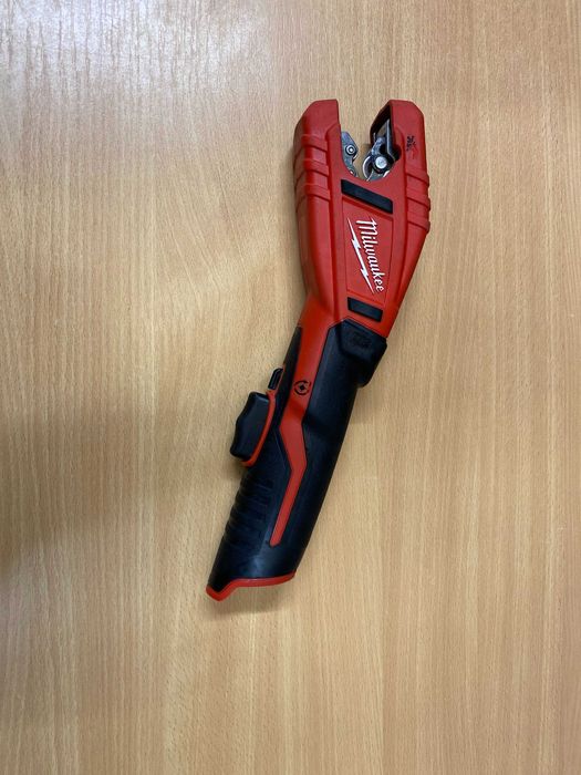 Obcinak do rur MILWAUKEE C12 PC Milwaukee