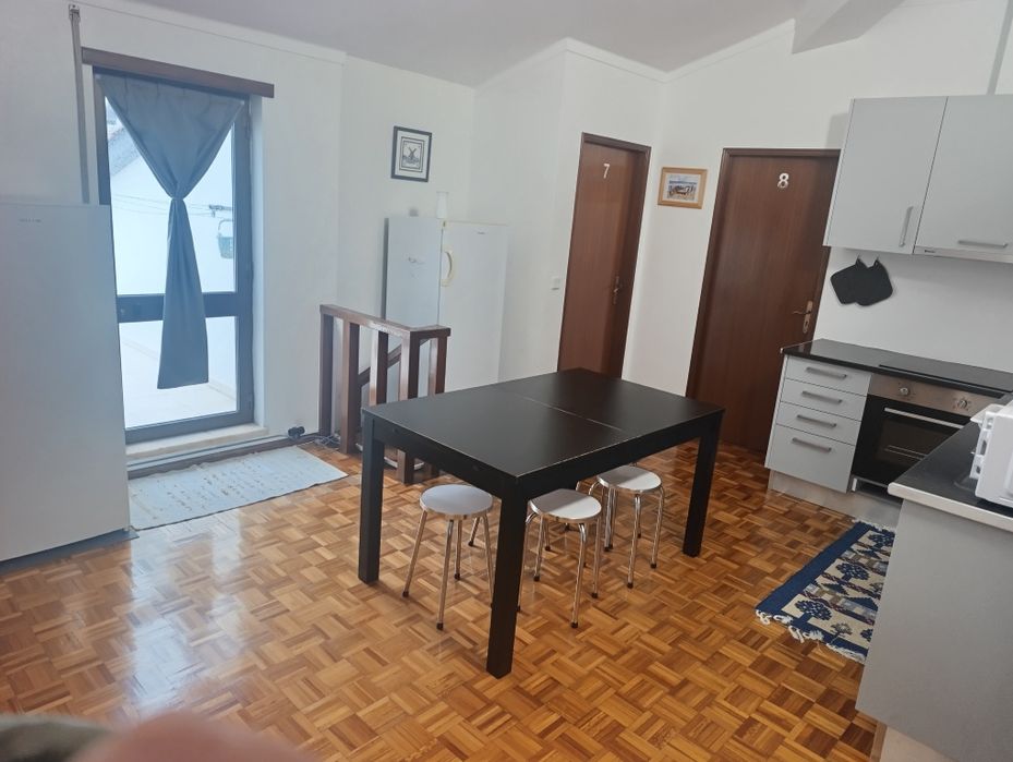 Alugo quarto Leiria
