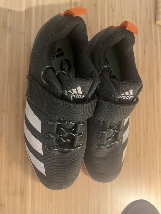 Powerlifting shoes