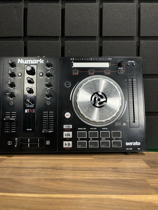 Numark Mixtrack Pro 3 (Доставимо кур’єром — БЕЗКОШТОВНО!)