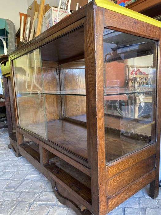 Movel em madeira macica todo restaurado