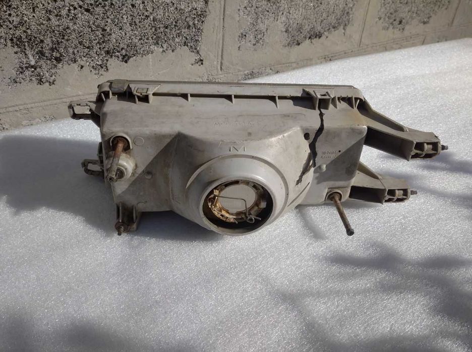 Фара права передня Toyota Camry SV10 1986р.