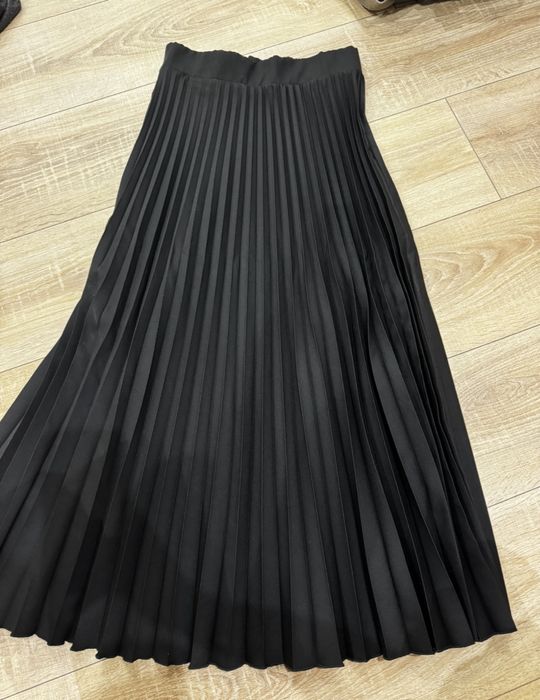 Юбка плісе довжина міді