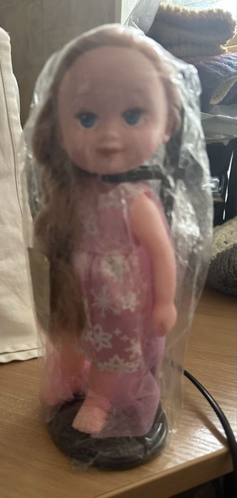 Продам куклу новую