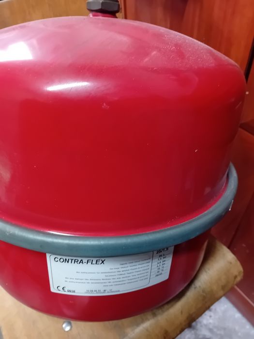 Zbiornik wyrównawczy używany