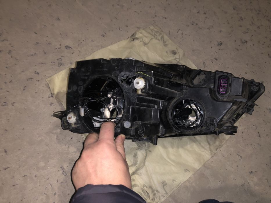 Фара права vw jetta джета під ремонт