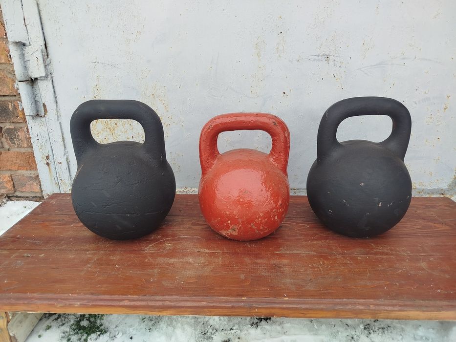Гири 8,16,24,32 кг. Гриф, эталонные гири.