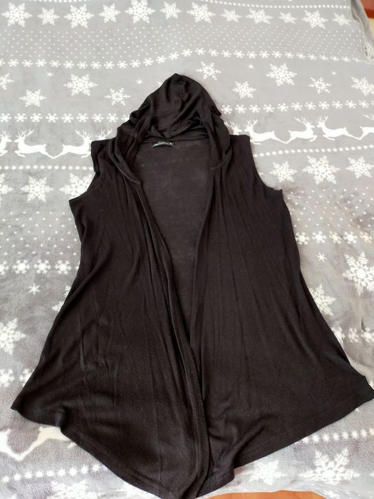 Narzutka damska z kapturem, Hause