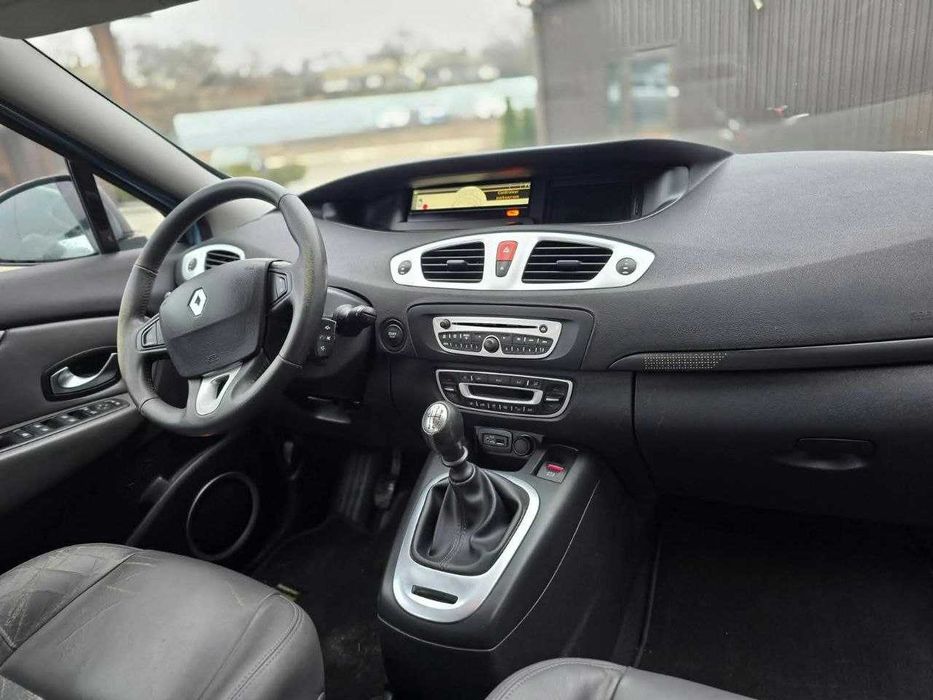 Продам автомобіль Renault Scenic.