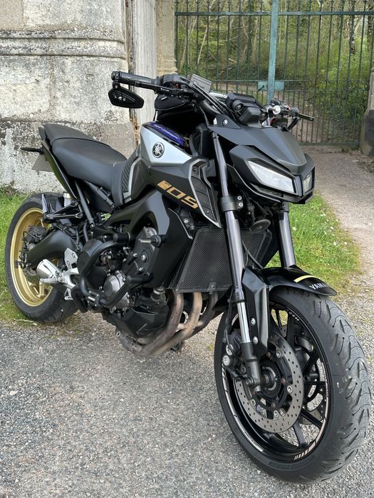 Yamaha MT-09 2017 – 61.000 km – Revisão feita + Extras