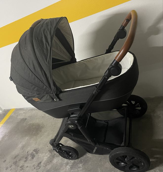 Carrinho de Bebé Kinderkraft 3 em 1 - babycoque + alcôfa + cadeirinha
