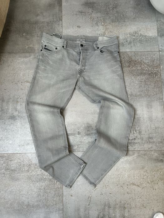 Jeansy Diesel szare w kroju slim