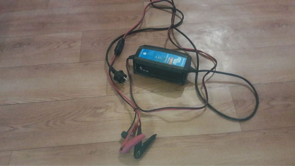 Зарядний пристрій  Blue Smart Charger 24v 8A | waterproof