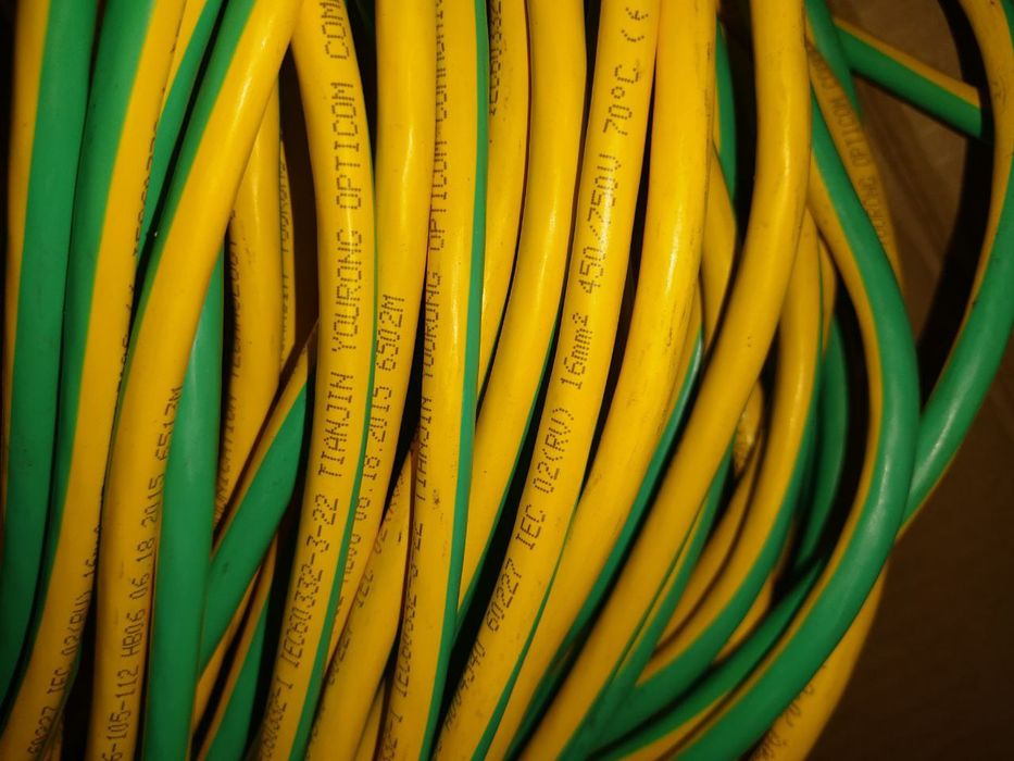 Провід багатожильний ПВ3 16,25,35. Кабель КГНВ 3х4.