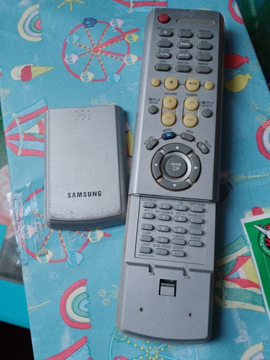 Pilot Samsung z rozsuwaną klawiatura szary