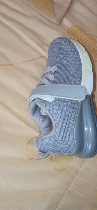 Sapatilhas nunca usadas