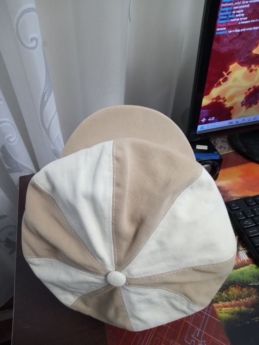 Берет з козирком