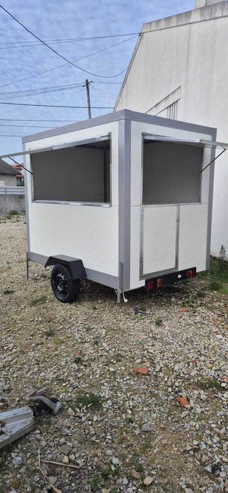 Reboque bar impecável