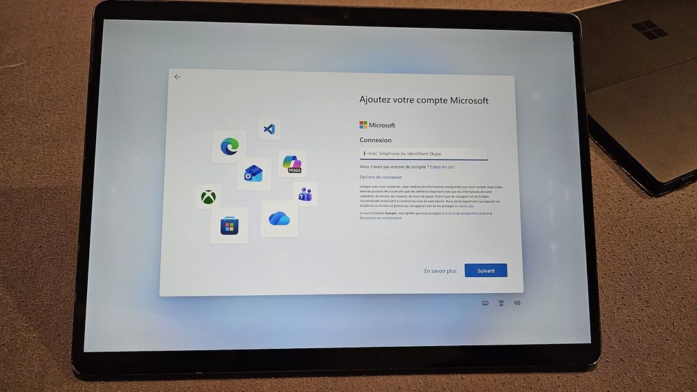 Microsoft Surface Pro 9 (2038)