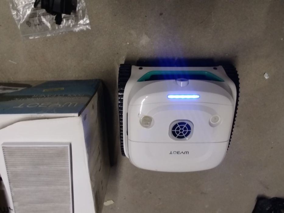 Bezprzewodowy robot odkurzacz basenowy Wybot C2 Vision AI