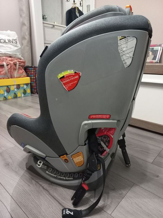 Автомобильное кресло  Chicco