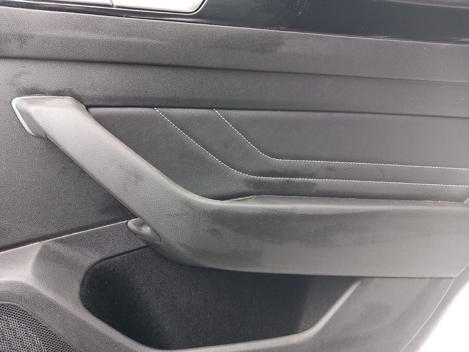 Forra porta / quartela trás direita VOLKSWAGEN Arteon (3H7, 3H8)