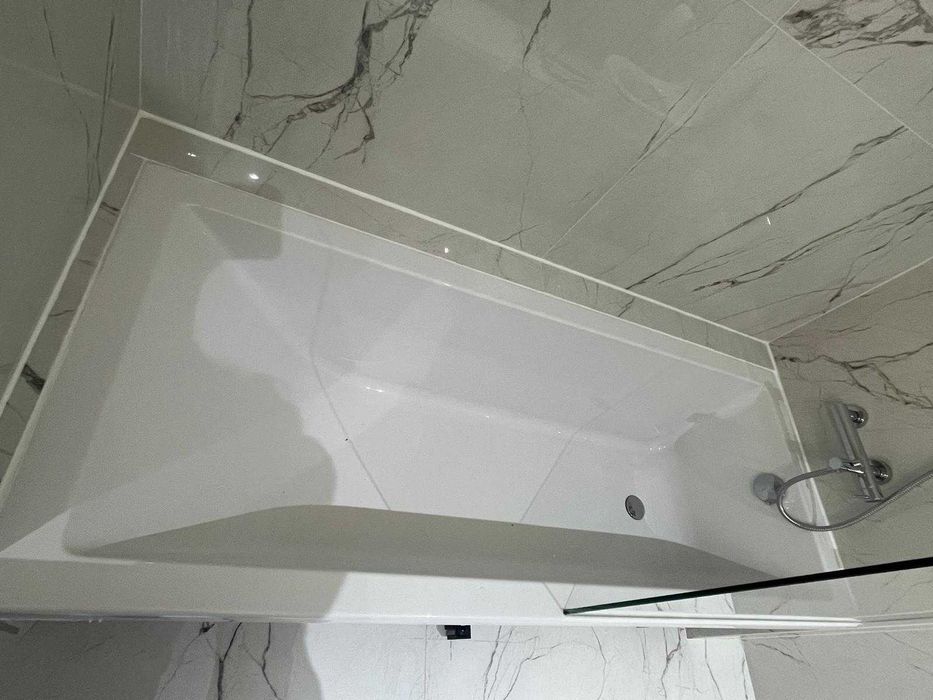 Banheira Sanitana + estrutura + resguardo frontal + vidro lateral