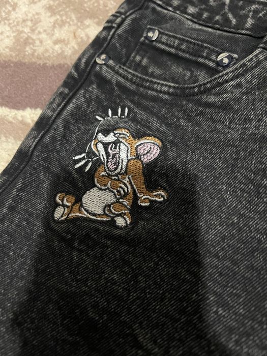 джинсы с вышивкой джери