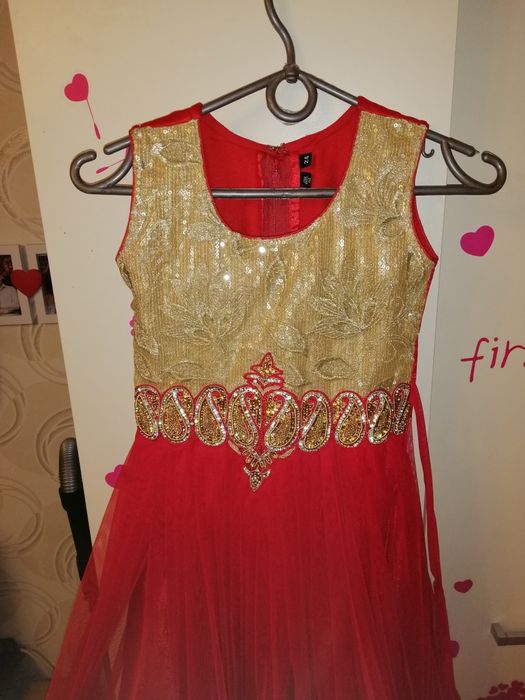 Платье нарядное праздничное 5-7лет