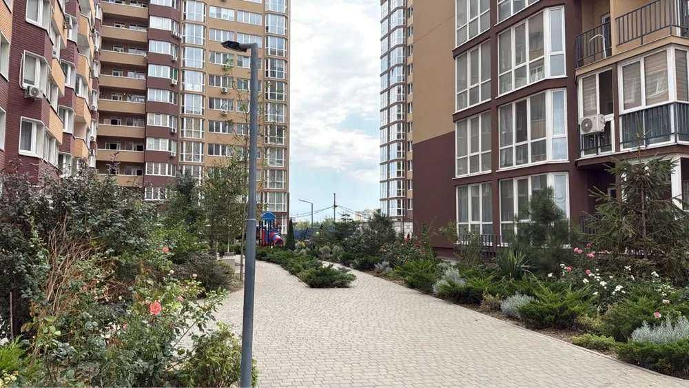Продам 2 комнатную квартиру 65кв.м. в новом доме с начатым ремонтом на Поселке Котовского