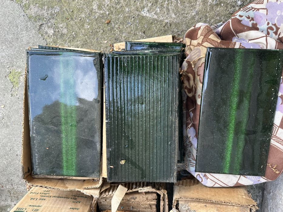 Продам новую зеленую стеклянную плитку