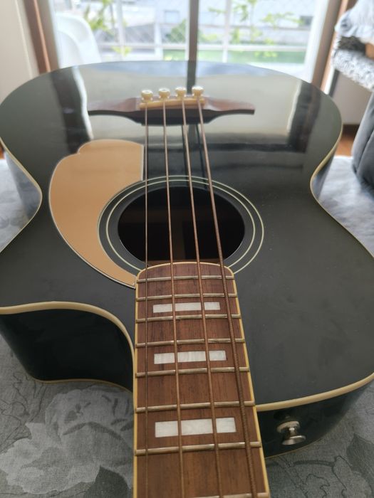 Fender Kingman Bass – Baixo Acústico/Eletroacústico
