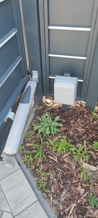 Montaż serwis bram i automatyki bramwej