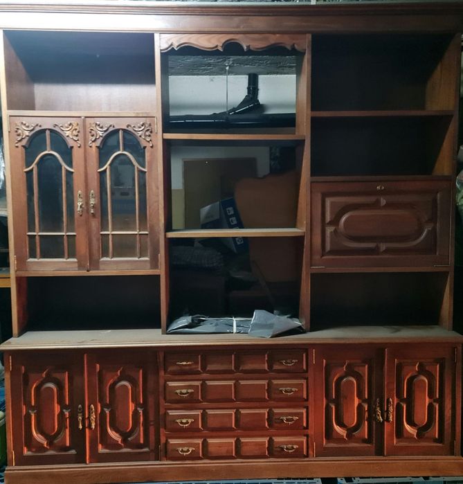 Móvel de sala em madeira maciça