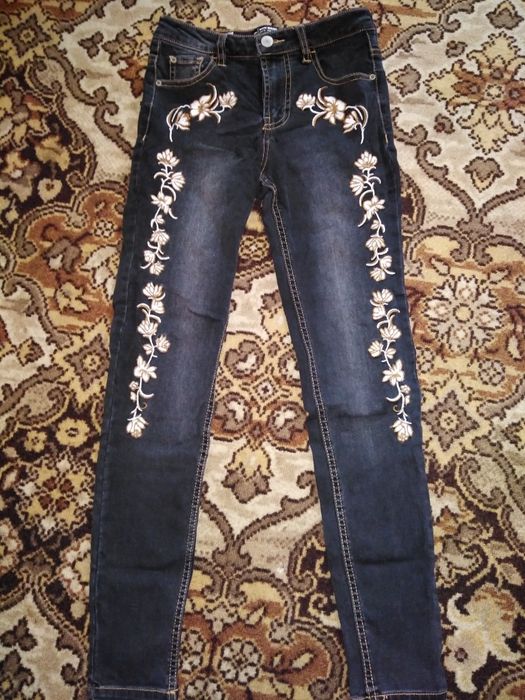 Джинси з нашивкою 34 розмір підліток дівчина