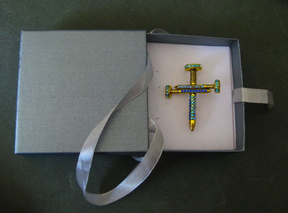 Alfinete / Broche / Pregadeira Cruz de Pegros NOVO