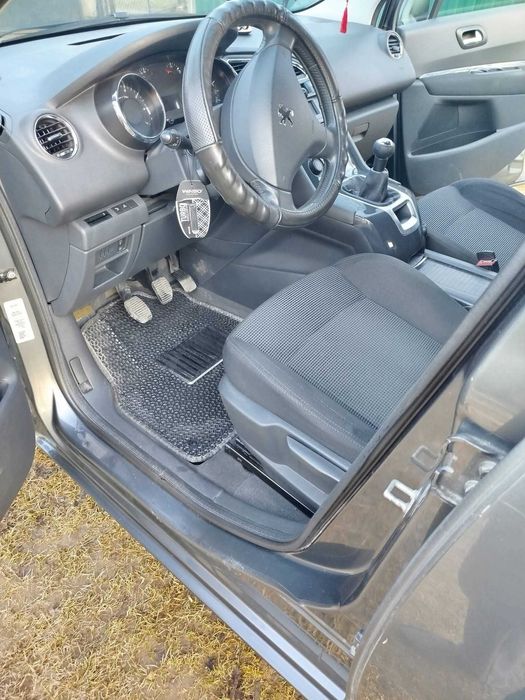 Продам Peugeot 5008