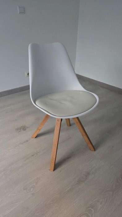 Cadeira jysk branca