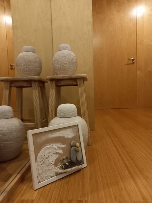 Quadros arte com pedrinhas e madeira