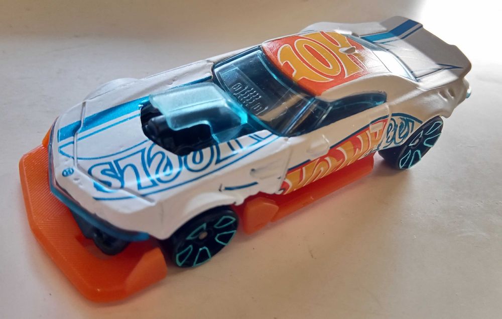 Hot Wheels e outros - 16 carros
