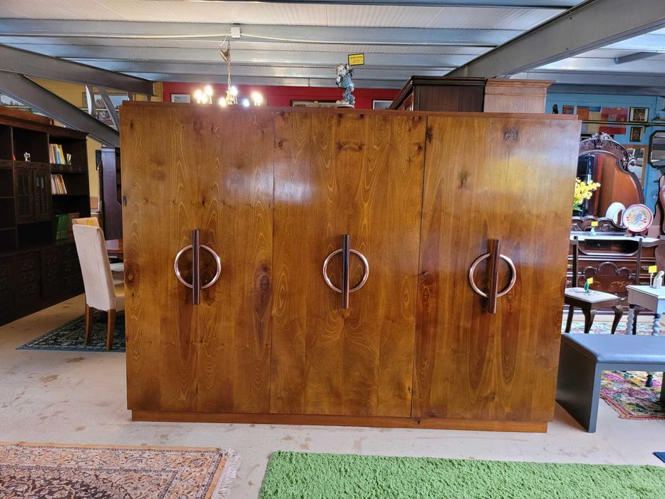 Lindíssimo roupeiro antigo arte Deco - restaurado