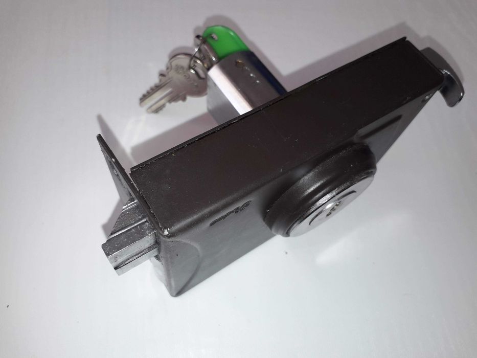 Fechadura RODES de sobrepor 895 65X120 Esquerda 25€ na Leroy custa 70€