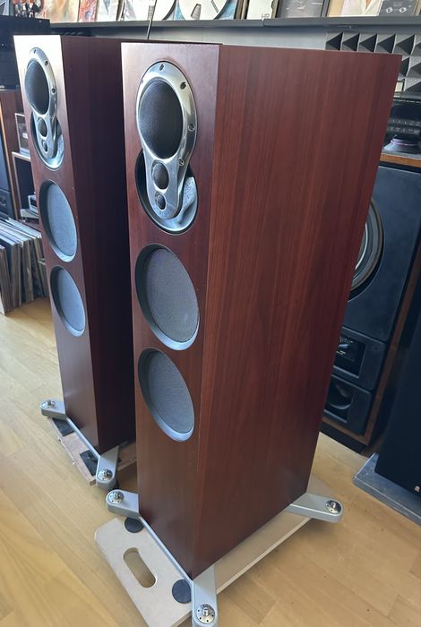 Linn Akurate 242 - colunas hifi de referência