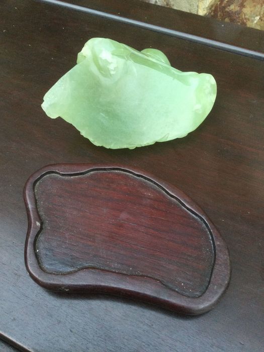 Buda Jade Imperial base madeira exótica China séc XIX 14 cm