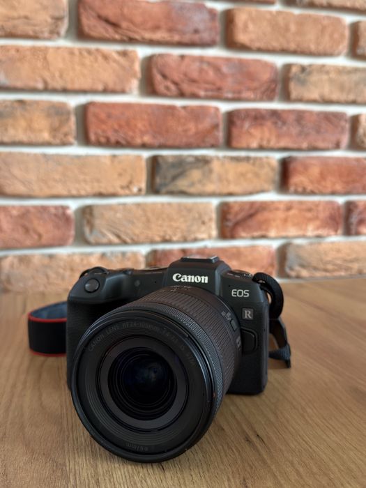 Canon EOS RP + RF 24-105mm + karta 128 GB + torba (idealny stan)