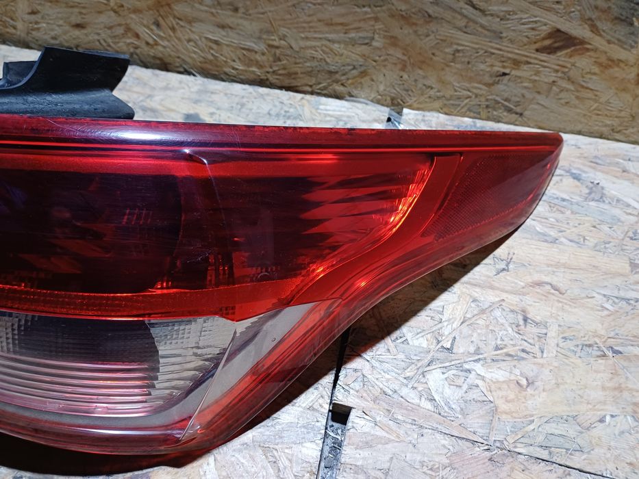 Lampy lewa lub prawa do Ford Kuga Mk 2