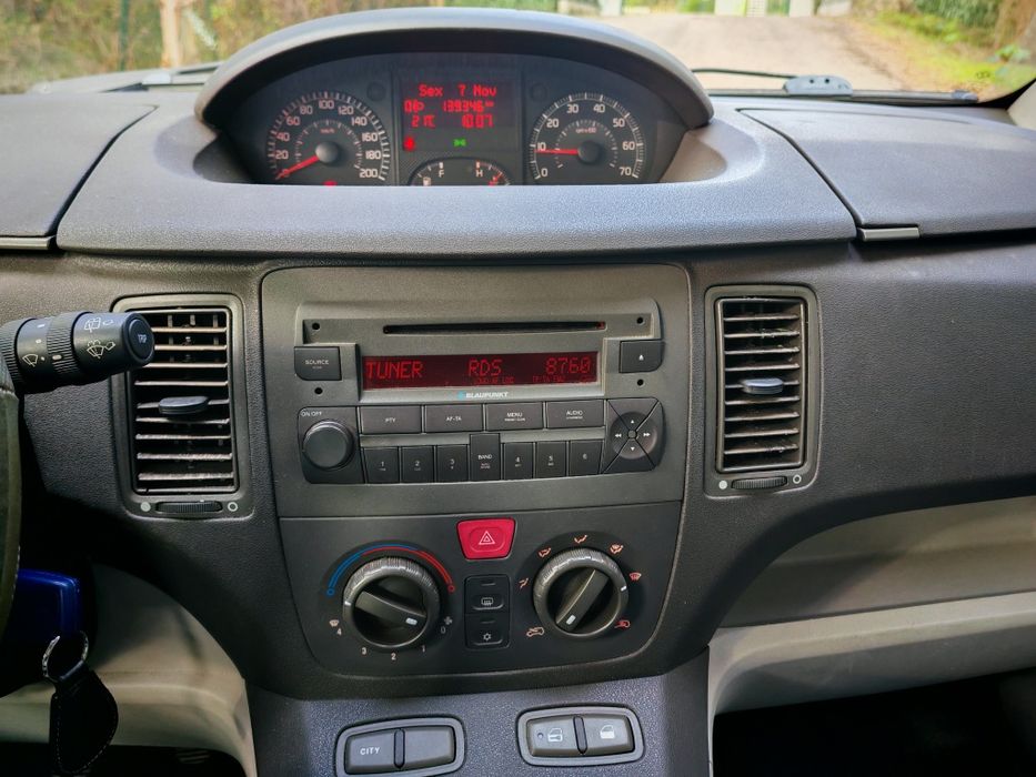 Fiat idea único proprietário 139 mil kms