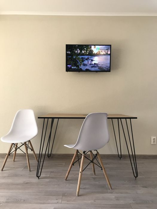 Стильний апартамент 10хв пішки до басейнів