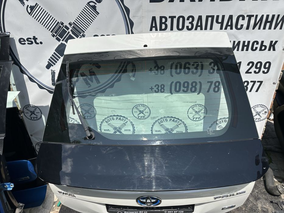 Кришка багажника, ляда, кляпа Toyota Prius 30 2010-2015