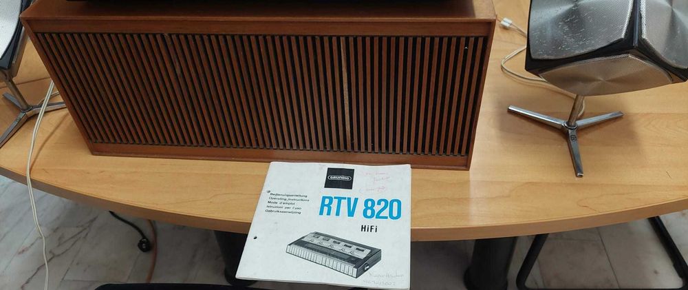 Aparelhagem Grundig RTV 820 com as respectivas colunas